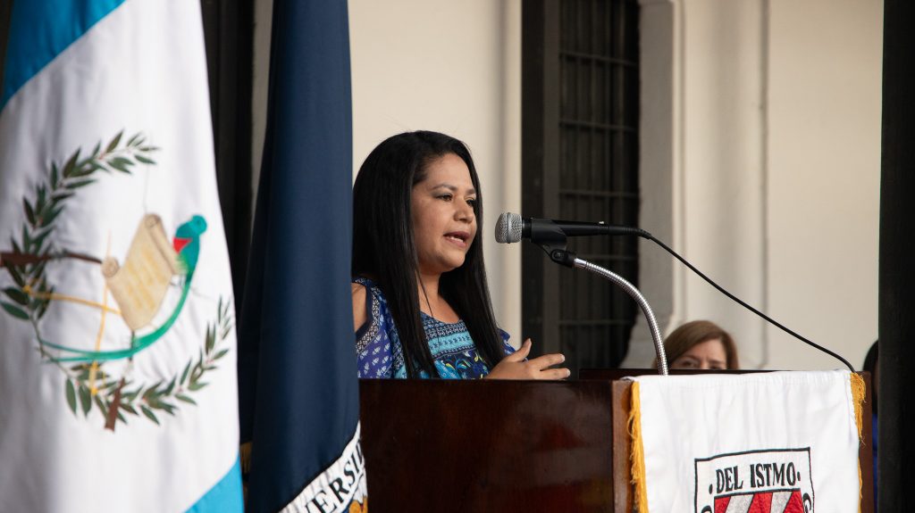 Y Mi Hijo Volvi A Sonre R As Concluye La Facultad De Humanidades