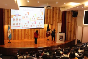 Estudiantes UNIS de primer año participan en seminario introductorio