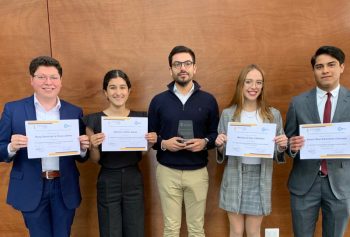 Estudiantes de Derecho destacan con el Mejor Memorial de Demanda en la Competencia Interuniversitaria de Arbitraje Comercial de Guatemala