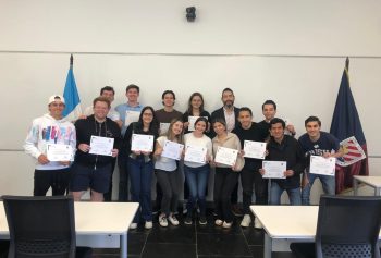 Estudiantes de Administración de Empresas con especialidad en Finanzas obtuvieron la certificación en Economatica